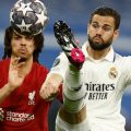 Pemain Liverpool dan Real Madrid saling berebut bola saat keduanya bertanding di leg kedua babak 16 besar Liga Champions di Stadion Santiago Bernabeu, Kamis (16/3/2023). Madrid menang 1-0 dalam laga itu lewat gol K Benzema. Foto:Reuters