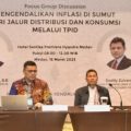 Anggota Komis XI DPR RI Ustad Hidayatullah (dua kanan), Yura A Djalins, Wakil Kepala BI Sumut (dua kiri) dan Naslindo Sirait, Kabiro Perekonomian Pemprovsu (paling kanan) saat berbicara di FGD bertema mengendalikan inflasi Sumut dari sisi distribusi dan konsumsi melalui TPID.