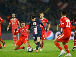 Penyerang PSG, Lionel Messi berusaha melewati hadangan pemain Muenchen di leg pertama Liga Champions beberapa waktu lalu. Kedua tim ini akan bertemu kembali di leg kedua di Stadion Allianz Arena, Kamis (9/3/2023).