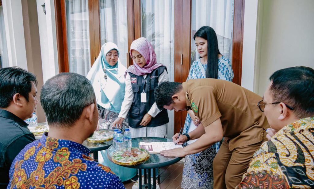 Walikota Medan, Bobby Nasution menerima kunjungan Coklit Komisioner KPU Medan dan pusat di kediaman pribadinya, Komplek Taman Setia Budi Indah, Selasa (7/3/2023). (Istimewa)