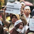 Menteri Pendayagunaan Aparatur Negara dan Reformasi Birokrasi (Menpan-RB) Abdullah Azwar Anas memastikan tidak akan ada pemutusan hubungan kerja (PHK) terhadap tenaga honorer.