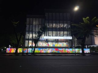 Tampilan Gedung PermataBank Branch Model Zainul Arifin Medan, di malam hari. Gedung ini akan dibuka (Grand Opening), Jumat 10 Maret 2023.(kaldera/alacasa)