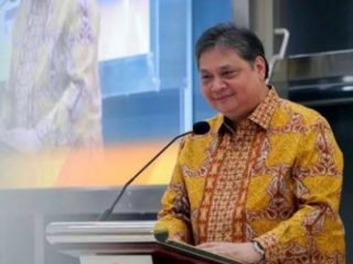 Airlangga Hartarto, resmi mengundurkan diri dari Ketum Partai Golkar, Minggu (11/8/2024). Ini menjadi sejarah bagi Partai Golkar, ketumnya mundur dari jabatan.(HO/kaldera)