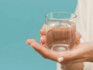 Ramadan tahun ini cuaca di Indonesia sangat tidak menentu. Awalnya yang sering hujan, bisa tiba-tiba menjadi sangat panas. Karena itu, menjaga tubuh agar bugar tetap diperlukan agar bisa beraktivitas dengan optimal.