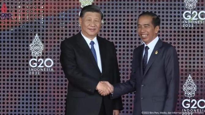 Xi Jinping resmi ditetapkan sebagai Presiden China untuk periode ketiganya. Presiden Joko Widodo (Jokowi) mengucapkan selamat kepada Xi.