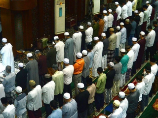 Jumlah Rakaat Tarawih Berbeda-beda? Ini Penjelasannya