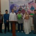 Dekan FUSI UINSU Prof Amroeni (tiga dari kiri) dan para narasumber berfoto bersama usai diskusi "Penundaan Pemilu 2024 dan Dampaknya pada Demokrasi".(kaldera/HO-fusi)