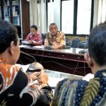 Rapat pembahasan usulan PUD Pasar Kota Medan terksit pembentukan anak perusahaan di Kantor Walikota Medan, Kamis (6/4/2023)