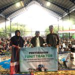 Lembaga Amil Zakat Nasional Baitulmaal Muamalat (Laznas BMM) Perwakilan Sumatera Utara menyerahkan satu unit traktor kepada Pondok Pesantren Mawaridussalam sebagai bentuk dukungan terhadap pendampingan program pertanian organik berbasis pesantren, Minggu (09/04).
