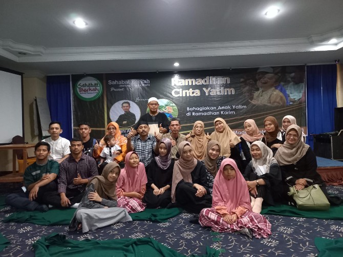 670px x 502px - Sahabat Berkah Gelar Ramadhan Cinta Yatim