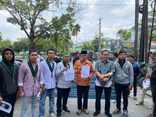 Suksesi pergantian Kepala Kantor Kementerian Agama (Kanwil Kemenag) Sumatera Utara, mendapat respon dari Badan Koordinasi Himpunan Mahasiswa Islam (HMI) Sumatera Utara. Mereka menggelar aksi di Kantor Kemenag Sumut, Jl. Gatot Subroto Kec. Medan Sunggal, Kota Medan, pada Kamis (13/4/2023).