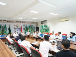 Ketua Kadin Sumut Firsal Ferial Mutyara dan para wakil ketua menyambut kehadiran Edmund Chia, Konsulat Jenderal Singapura, di kantor Kadin, kemarin.