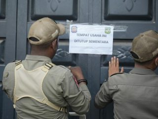 Tim Gabungan Segel 2 Panti Pijat di Kota Medan