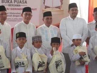 DPD Partai Gerindra Sumut memperingati Nuzulul Quran 1444 H, sekaligus buka puasa bersama anak yatim piatu. Kegiatan berlangsung di Kantor DPD Partai Gerindra Sumut, Jalan Sudirman, Sabtu (8/4/2023).