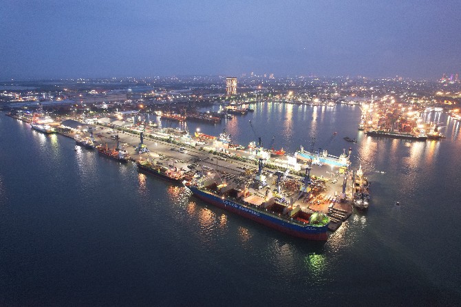 PT Pelindo Multi Terminal (SPMT) sebagai Sub-Holding dari PT Pelabuhan Indonesia (Persero) menjamin kesiapan pelayanan operasional pada Libur dan cuti bersama Hari Raya Idul Fitri Tahun 1444 H/2023.