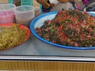 Aceh memiliki tiga kuliner khas yang wajib dicoba saat bulan Ramadhan. Panganan ini akan sulit ditemui jika hari-hari biasa, bahkan bahan makanannya sudah mulai langka.