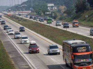 PT Jasa Marga (Persero) Tbk memperkirakan puncak arus mudik Lebaran jatuh pada Rabu 19 April 2023. Sementara, puncak arus balik pada Selasa 25 April 2023.
