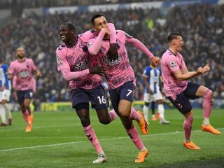 Hujan Gol Lumat Brighton, Everton Keluar Zona Degradasi