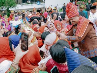 Walikota Medan, Bobby Nasution di sela sela Peringatan Hari Pendidikan Nasional