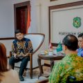 Walikota Medan, Bobby Nasution saat menerima Komisioner Perempuan di Balai Kota Medan, Kamis (4/5/2023)