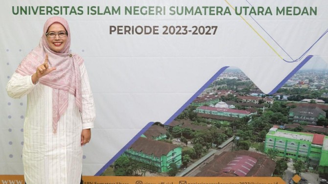 Prof. Dr. Nurhayati, MA, dilantik menjadi Rektor UINSU 2023-2027.