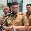 Walikota Medan, Bobby Afif Nasution menegaskan, pihaknya berkomitmen memperbaiki semua jalan rusak yang ada di Kota Medan.