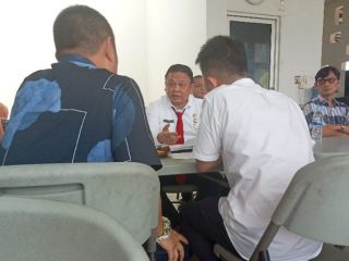 Kepala Badan Pendapatan Kota Medan, Benny Sinomba Siregar bersama jajarannya kembali turun langsung ke lapangan untuk melakukan penagihan pajak daerah dalam hal ini pajak reklame, Jumat (12/5/2023).