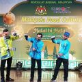 Dalam acara halal bi halal di Grand Citihall Medan, Rabu (17/5/2023), Konsulat Jenderal Malaysia Aiyub Omar dan En. Chan Hon Mun, Konsul Pelancongan, secara simbolis memperagakan teh tarik khas Malaysia.