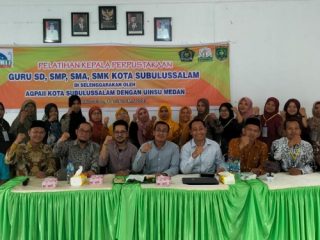 Dekan Fakultas Ilmu Sosial (FIS) Universitas Islam Negeri Sumatera Utara (UINSU) Medan, Prof. Dr. Abdurrahman, M.Pd bersama Program Studi Ilmu Perpustakaan (IP) FIS UINSU Medan, memperkuat kompetensi anggota Asosiasi Guru Pendidikan Agama Islam Indonesia (AGPAII) Kota Subulussalam, Aceh.