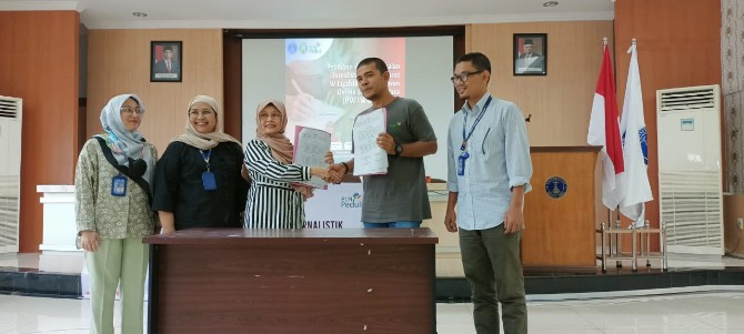 Fakultas Ilmu Sosial dan Ilmu Politik Universitas Medan Area sukses menggelar Pelatihan dan Pembekalan Jurnalistik kepada Mahasiswa Program Studi Ilmu Komunikasi FISIP UMA.
