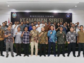 Dinas Komunikasi dan Informatika (Diskominfo) Provinsi Sumatera Utara (Sumut) menggelar Bimbingan Teknis (Bimtek) keamanan siber bagi pengelola siber dan sandi Kabupaten/Kota se-Sumut di Aula Hotel Khas Parapat, Jalan Marihat Nomor 1 Parapat, Kabupaten Simalungun, Selasa (16/5)
