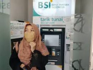 Sejak Senin (8/5), nasabah PT Bank Syariah Indonesia Tbk mengeluhkan adanya gangguan pada BSI Mobile. Gangguan yang terjadi diduga akibat terkena perangkat pemeras atau biasa dikenal dengan Ransomware.