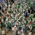 Jemaah haji Indonesia terus berdatangan ke Kota Makkah Al-Mukarramah, baik dari Madinah maupun Jeddah. Sampai hari ini, tercatat ada 370 kelompok terbang (kloter) dengan 140.669 jemaah haji yang sudah tiba di Makkah.