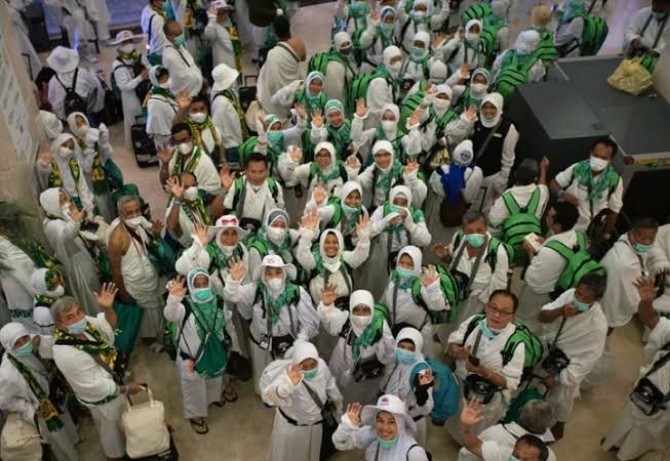 Jemaah haji Indonesia terus berdatangan ke Kota Makkah Al-Mukarramah, baik dari Madinah maupun Jeddah. Sampai hari ini, tercatat ada 370 kelompok terbang (kloter) dengan 140.669 jemaah haji yang sudah tiba di Makkah.
