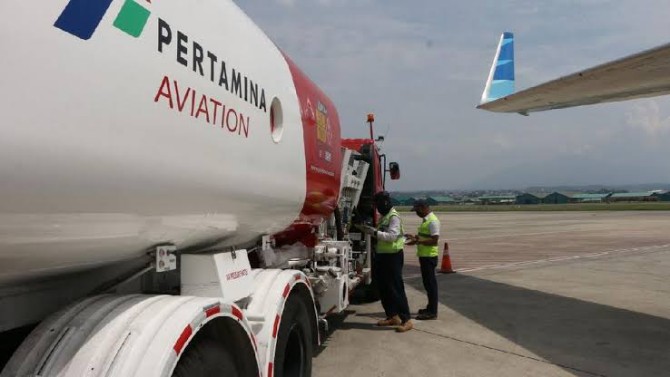 Pertamina Patra Niaga Sumbagut menambah pasokan avtur di empat bandara embarkasi haji 2023. Satu di antaranya yaitu Bandara Kualanamu di Deli Serdang, Sumatera Utara.