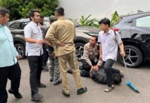 Wakil Sekretaris Jenderal Majelis Ulama Indonesia Bidang Hukum dan HAM, Ikhsan Abdullah, mengatakan penembak di kantor pusat MUI, Menteng, Jakarta Pusat, mengaku tuhan saat melakukan aksinya, Selasa, 2 Mei 2023, pukul 11.00 WIB.