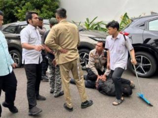 Wakil Sekretaris Jenderal Majelis Ulama Indonesia Bidang Hukum dan HAM, Ikhsan Abdullah, mengatakan penembak di kantor pusat MUI, Menteng, Jakarta Pusat, mengaku tuhan saat melakukan aksinya, Selasa, 2 Mei 2023, pukul 11.00 WIB.