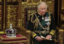 Raja Charles III resmi dinobatkan sebagai Raja Inggris menggantikan mendiang Ratu Elizabeth II, dalam penobatan yang digelar di Westminster Abbey pada Sabtu (6/5) waktu setempat.