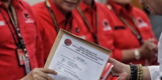 Partai Demokrasi Indonesia Perjuangan (PDI-P) mendaftarkan sejumlah orang dari kalangan artis, seniman hingga akademisi sebagai bakal calon legislatif (bacaleg) untuk Pemilihan Legislatif (Pileg) 2024.