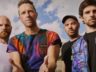 Band terkenal asal Inggris yakni Coldplay akan menggelar konser perdananya di Indonesia, pada 15 November 2023 yang bertempat di Stadion Utama Gelora Bung Karno Senayan.