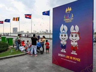 Indonesia tertahan di peringkat keempat klasemen medali SEA Games 2023 sampai dengan perolehan Selasa (9/5) siang.