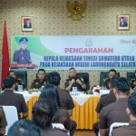 Kepala Kejaksaan Tinggi Sumatera Utara (Kajati Sumut) Idianto, SH,MH mengunjungi Kejaksaan Negeri Labuhanbatu Selatan di Kotapinang, Rabu (7/6/2023).
