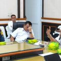 Plt Bupati Langkat, Syah Afandin saat memberikan tanggapan terkait rencana pembangunan Dermaga Pelabuhan Umum di Kecamatan Pangkalan Susu, Kabupaten Langkat, Rabu (7/6/2023)
