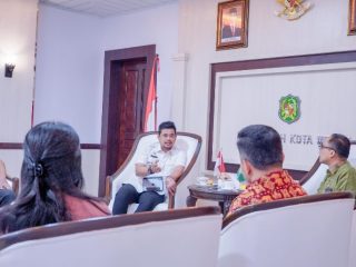 Walikota Medan, Bobby Nasution saat menerima Kepala Perwakilan BI Sumut di Balai Kota Medan, Rabu (7/6/2023)
