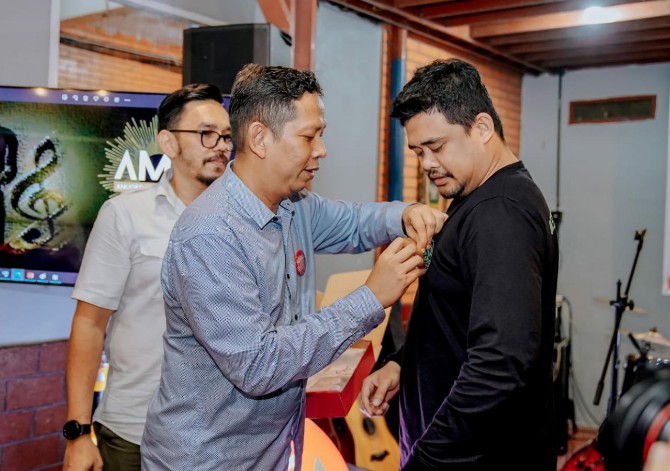 Walikota Medan, Bobby Nasution saat bertemu dengan seniman Kota Medan