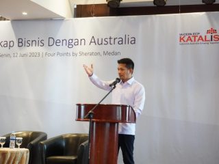 Ketua Kadin Sumut Firsal Ferial Mutyara saat berbicara di acara cakap bisnis dengan Australia di Hotel Four Point Medan, kemarin
