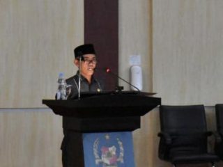 Juru bicara Fraksi PKS DPRD Medan, Irwansyah saat menyampaikan pemandangan umum fraksinya terkait LKPj APBD Kota Medan 2022 dalam sidang paripurna DPRD Medan di Gedung DPRD Medan, Senin (19/6/2023)