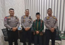 Wakil Ketua DPRD Medan, Rajudin Sagala berfoto bersama dengan Wakasatlantas Polrestabes Medan