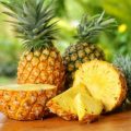 Nanas mengandung banyak vitamin dan mikronutrien penting, selain juga secara alami rendah kalori dan lemak. Buah jabrik ini juga mampu memberikan vitamin C dosis tinggi, mangan, magnesium, dan folat.