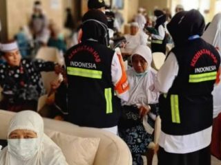 Petugas Penyelenggara Ibadah Haji (PPIH) Arab Saudi 1444 H/2023 M tahun ini memfasilitasi 240 jemaah haji lansia dan disabilitas untuk menjalani safari wukuf.